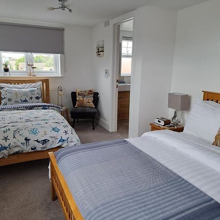 קלקטון און סי Viva Guest House חדר תמונה